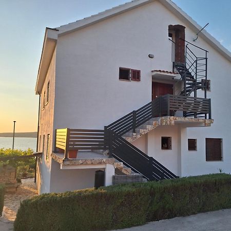 Apartments Cetiri Sestrice Novigrad (Dalmatia) Exterior foto